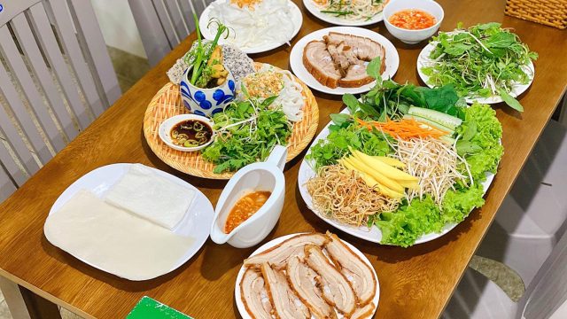 Bánh ướt thịt heo Hoàng Thành Huế