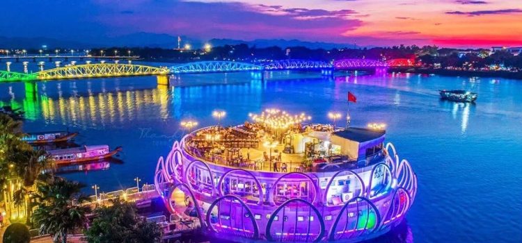 Nhà Hàng nổi Sông Hương
