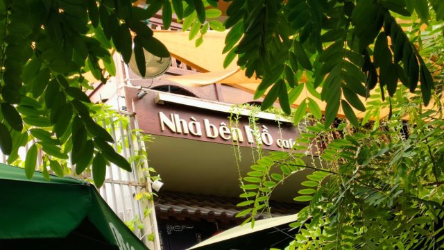 Nhà Bên Hồ Cafe