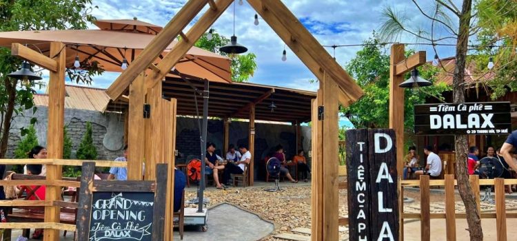 Tiệm Cà Phê Dốc Xanh