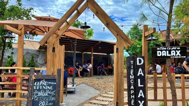 Tiệm Cà Phê Dốc Xanh