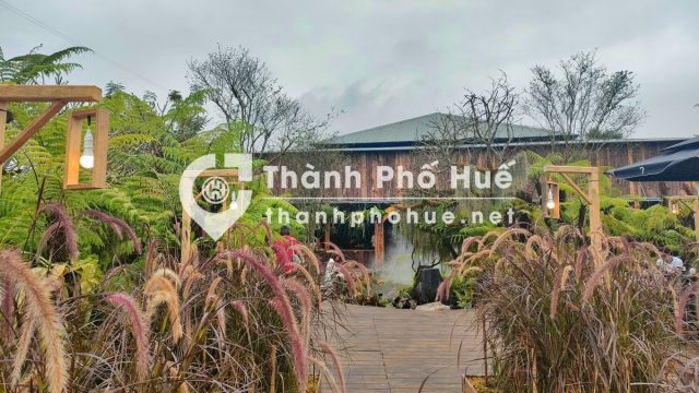 Tiệm Cà Phê Dấu ?